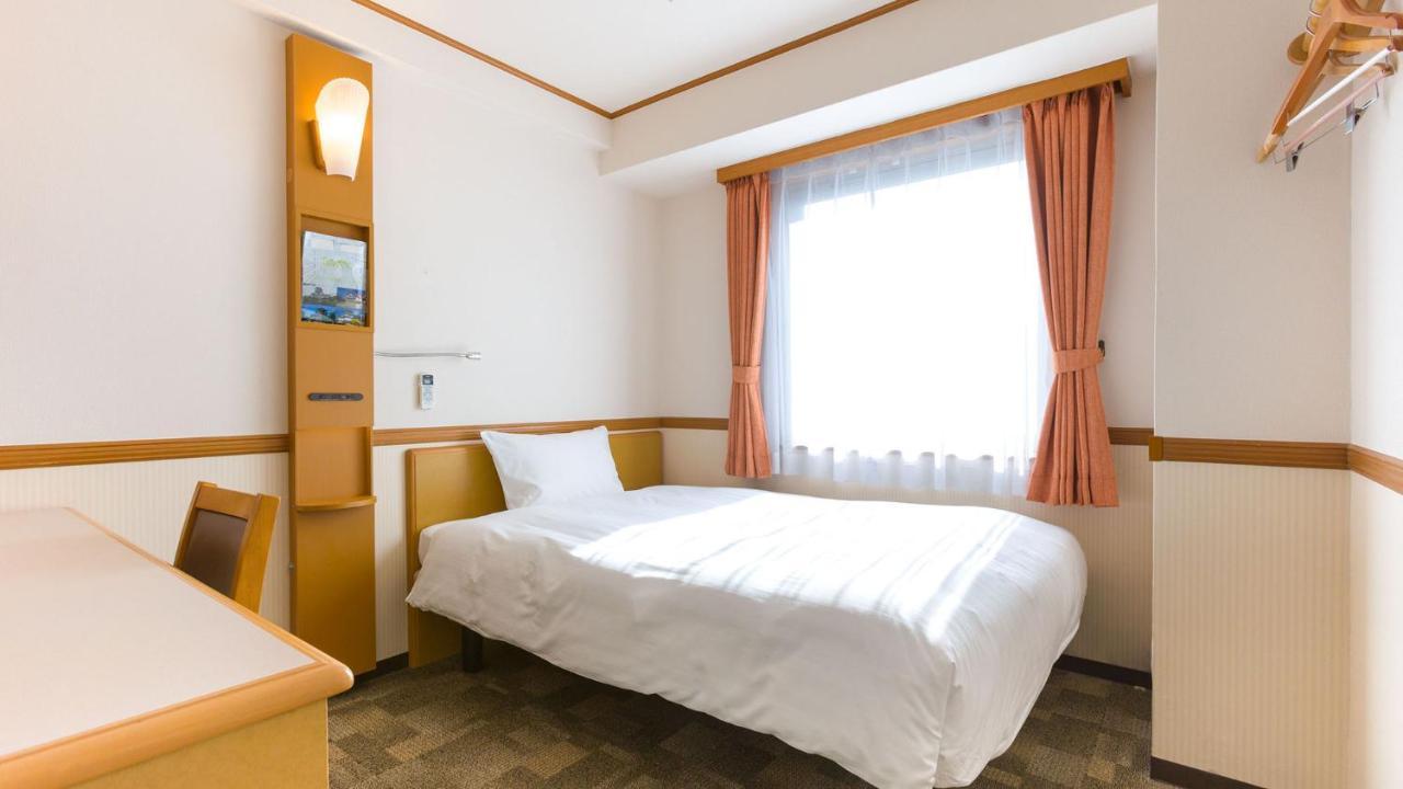 Toyoko Inn Hokkaido Asahikawa Eki Higashi Guchi Exterior foto